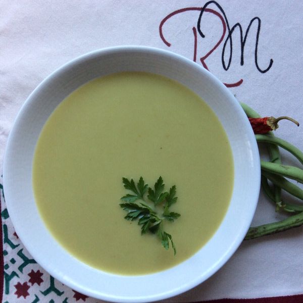 Supă cremă de păstăi